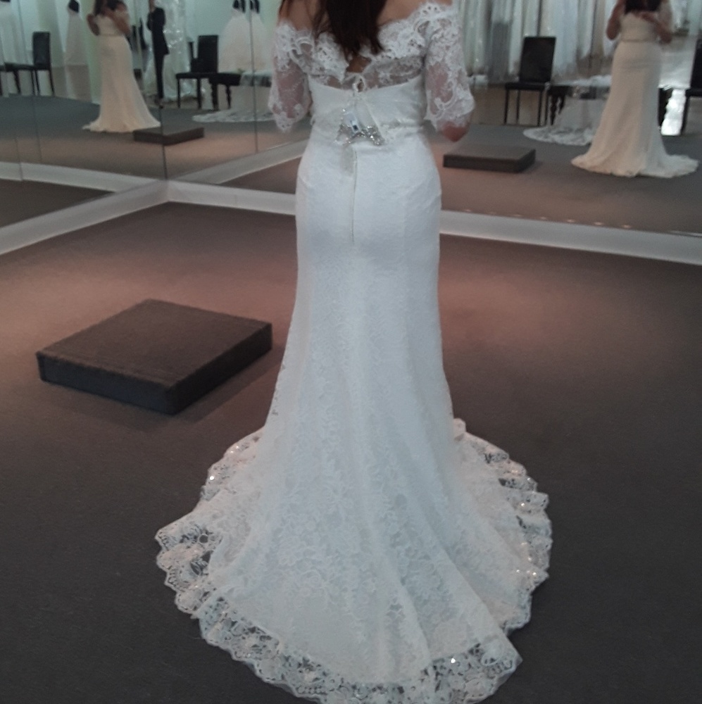 Wedding gown - Picture 5 of 5